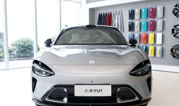 红和古 小米YU7对比Model Y，看看哪个适合你？