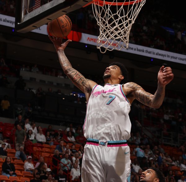 永信策略 媒体人：热火准备让二年级新秀韦尔搭档阿德巴约出任首发